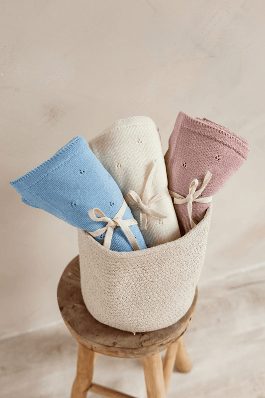 babydecke-merinowolle-rosa-beige-blau-geruch-entfernen